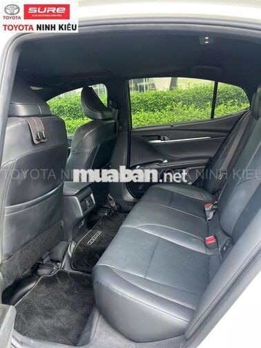 Toyota Camry 2.0Q 2025 Trắng 19.000 km