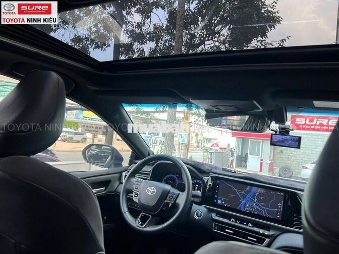 Toyota Camry 2.0Q 2025 Trắng 19.000 km