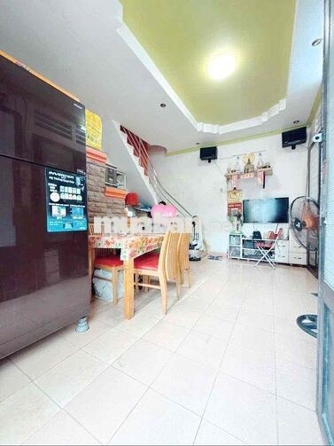 NHÀ HẺM RỘNG, SAU LƯNG MẶT TIỀN 653/ PHẠM THẾ HIỂN, P4, Q8