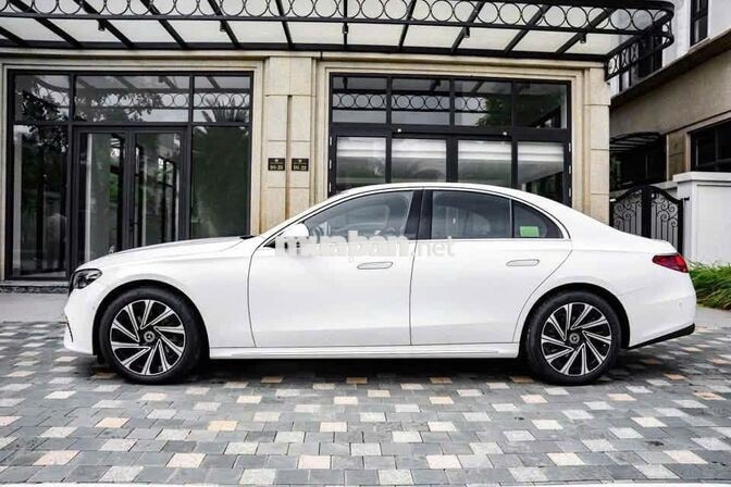 Mercedes-Benz E200 Exclusive 2026 - 2 Tỷ 185 Triệu