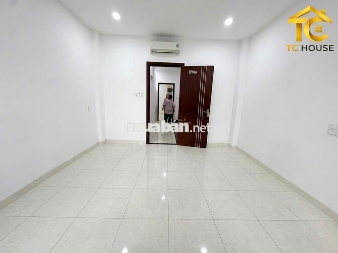 Cho thuê nhà đường Bình Lợi, Bình Thạnh. DT 4x20m. Có 4PN. Giá 22tr/th