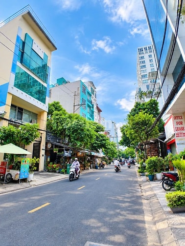 Cho thuê nguyên căn 5,2x24m,1 hầm 1 lửng 4 lầu 9 phòng ngủ giá 55 trệu