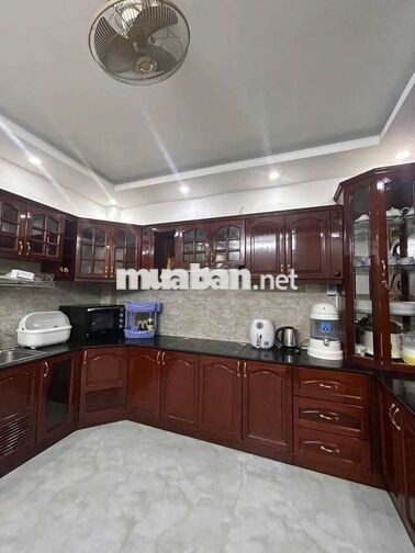 NHÀ FULL NỘI THẤT 5 PHÒNG 4 X 18M 