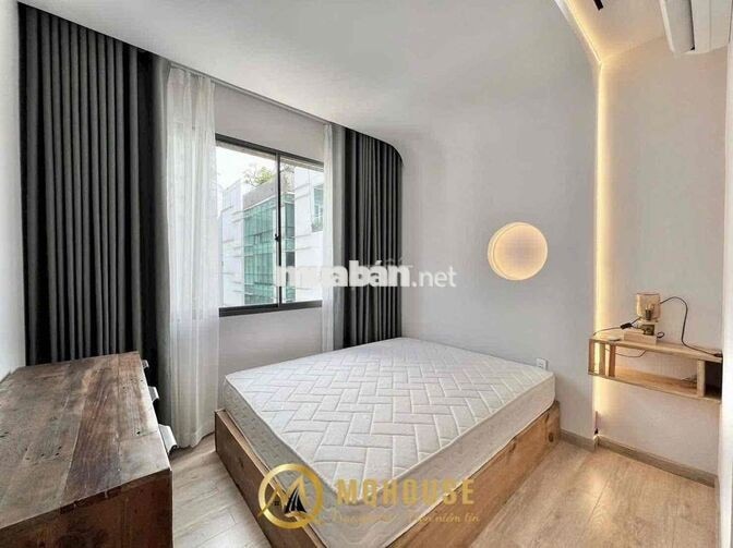 Cho Thuê Siêu Phẩm Căn Hộ 1Pn Cửa Sổ Thoáng ngay Lotte Mark gần Rmit