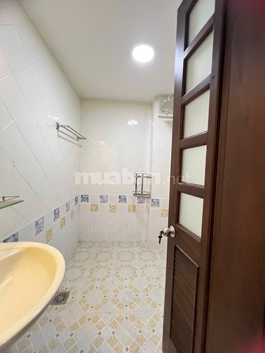 Cho thuê nhà mới đẹp. Hẻm 4m đường An Bình. 4 phòng ngủ. Giá 19 triệu