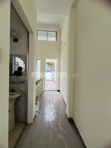 Cho thuê nhà mới đẹp. Hẻm 4m đường An Bình. 4 phòng ngủ. Giá 19 triệu