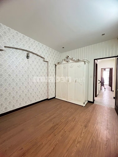 Cho thuê nhà mới đẹp. Hẻm 4m đường An Bình. 4 phòng ngủ. Giá 19 triệu