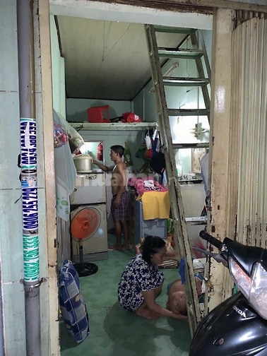 CHO THUÊ NHÀ GIÁ RẺ HẺM 2,8M NGuyễn TRÃI (KHU MÃ LẠNG) Q. 1, 4,3TR.