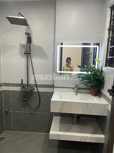 30m2 giá hơn 6 tỷ nhà 12a ngõ 213 Tân Mai vài bước chân ra mặt phố 