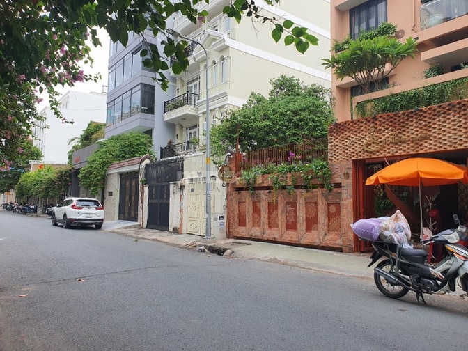Bán căn nhà mặt tiền Đặng Tất phường Tân Định, Quận 1