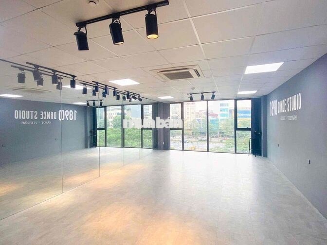 - Cho thuê văn phòng Nguyễn Khang Cầu Giấy trống tầng 3 diện tích 60m2