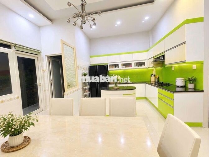 Hoài Thanh P14 Quận 8 -10m Ra MT - 118m2 -4Tầng - 4.3x28 -4PN -Giá 7Tỷ
