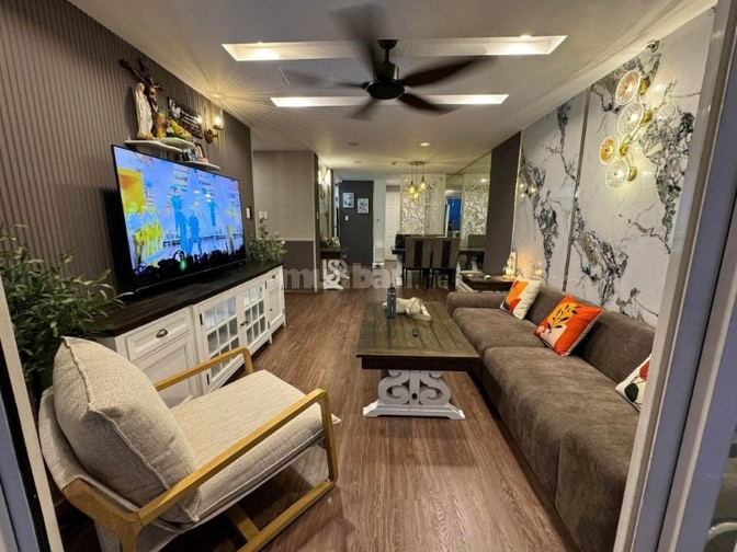 Xi grand Court-Q.10 Căn góc 2 Ban Công 3PN, 98m2, Sẵn nội thất giá 22,