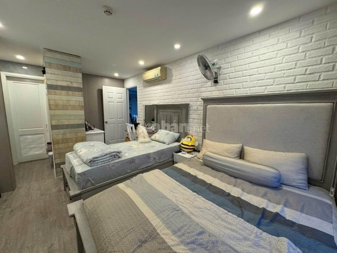 Xi grand Court-Q.10 Căn góc 2 Ban Công 3PN, 98m2, Sẵn nội thất giá 22,