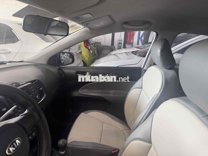 Kia Soluto Bạc 5 chỗ 2019 mt