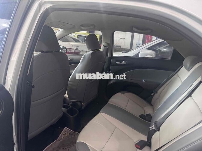 Kia Soluto Bạc 5 chỗ 2019 mt
