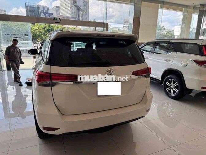 Toyota Fortuner 2.7V AT 2018 Trắng Tự động 96000km