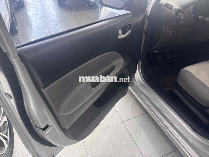 Kia Soluto Bạc 5 chỗ 2019 mt