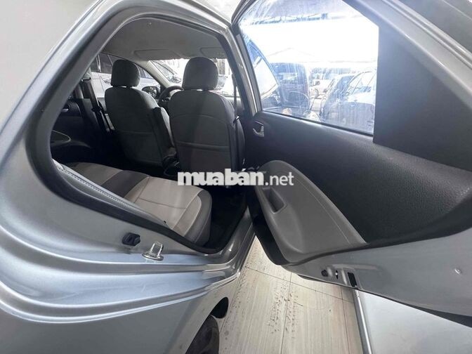 Kia Soluto Bạc 5 chỗ 2019 mt