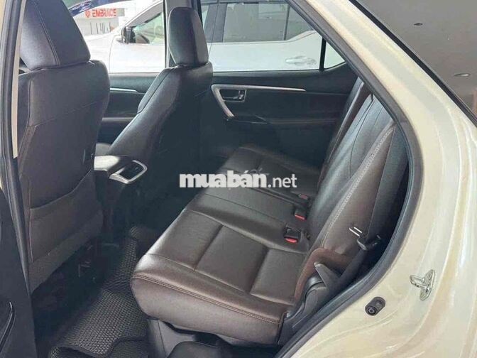 Toyota Fortuner 2.7V AT 2018 Trắng Tự động 96000km