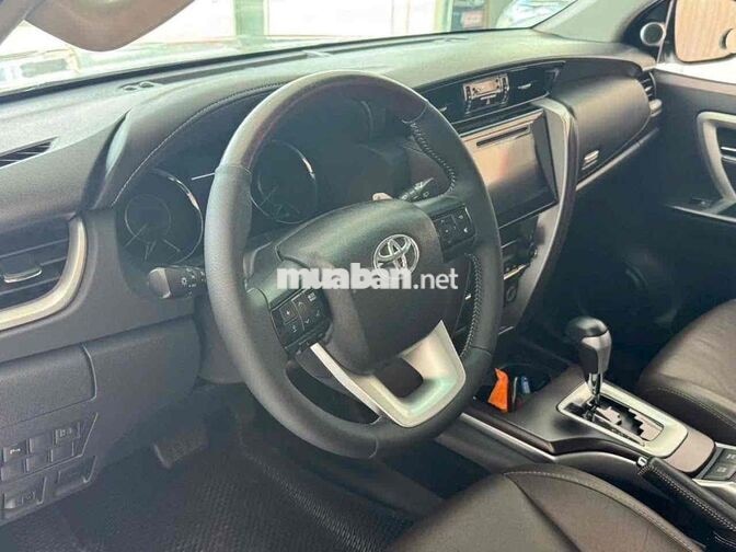Toyota Fortuner 2.7V AT 2018 Trắng Tự động 96000km