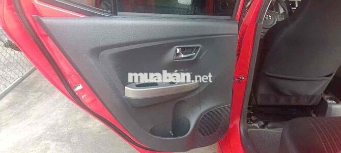 Toyota Tự động màu Đỏ