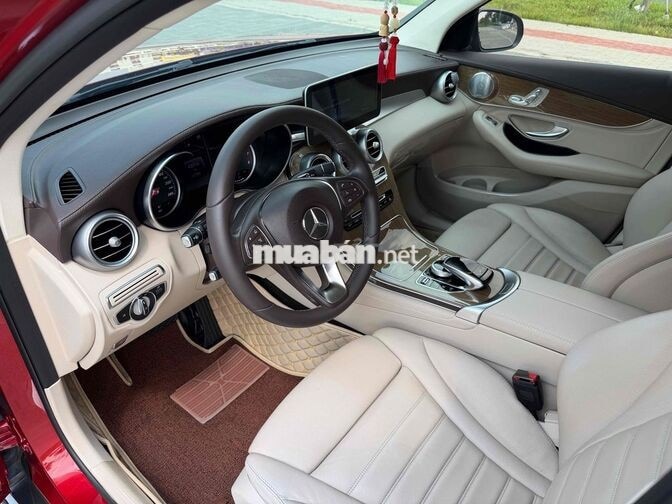 Mercedes-Benz GLC 250 4Matic 2019 Đỏ