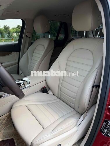 Mercedes-Benz GLC 250 4Matic 2019 Đỏ