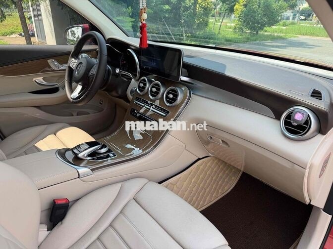 Mercedes-Benz GLC 250 4Matic 2019 Đỏ