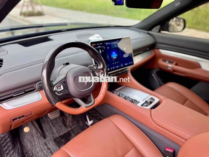 VF9 Plus 2023 thuê Pin Catl đi 600km/ 1 lần sạc