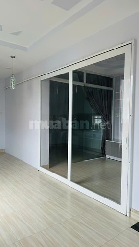 Nhà góc 2 mặt tiền, KDC Bình Hưng đường 12m, đường QL50, gần bến xe Q8