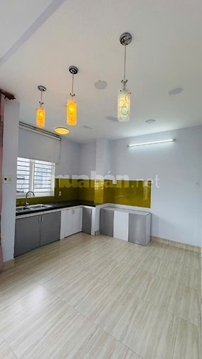 Nhà góc 2 mặt tiền, KDC Bình Hưng đường 12m, đường QL50, gần bến xe Q8