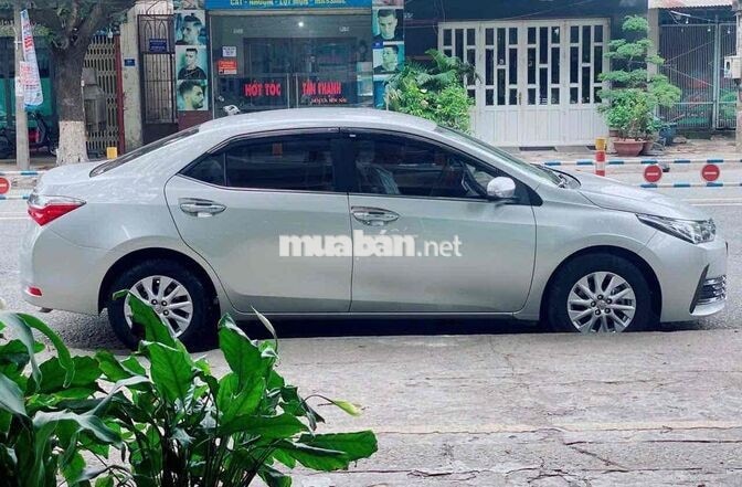 Toyota Corolla Altis Bạc 5 chỗ Xăng