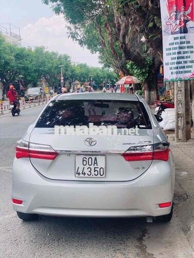 Toyota Corolla Altis Bạc 5 chỗ Xăng