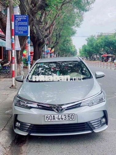 Toyota Corolla Altis Bạc 5 chỗ Xăng