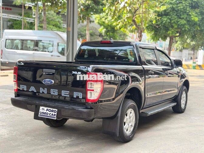 Ford Ranger XLS MT 2022 hỗ trợ 70%