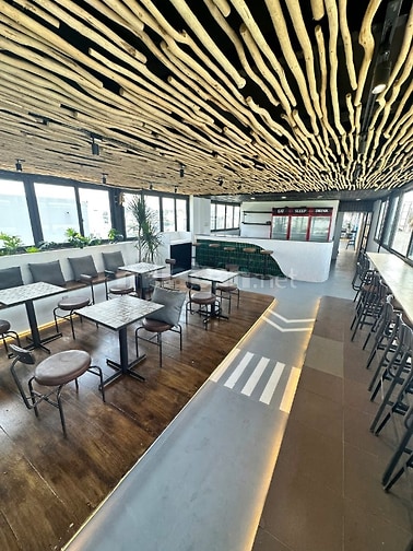 Cho thuê lại toàn bộ quán cà phê rooftop 2 tầng tại Nguyễn Văn Công, G