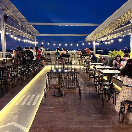 Cho thuê lại toàn bộ quán cà phê rooftop 2 tầng tại Nguyễn Văn Công, G