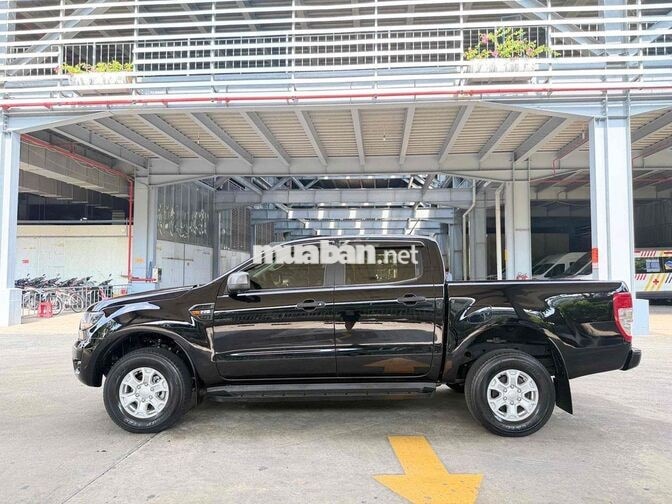Ford Ranger XLS MT 2022 hỗ trợ 70%