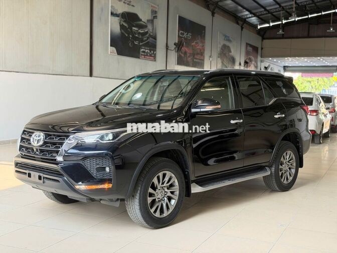 Toyota Fortuner 2022 Xăng 2.7 4x2 AT Đen