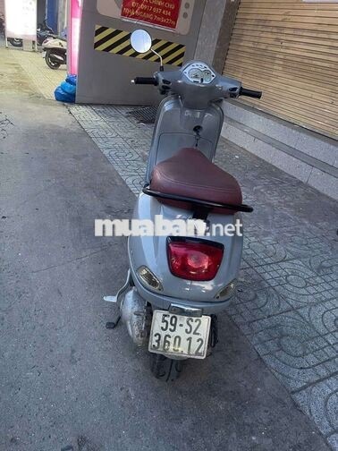 Piaggio Vespa LX 