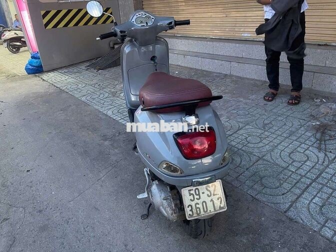 Piaggio Vespa LX 