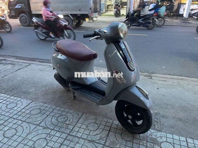 Piaggio Vespa LX 