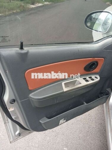 Chevrolet Spark 2011 lên đồ chơi nhiều