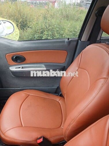 Chevrolet Spark 2011 lên đồ chơi nhiều