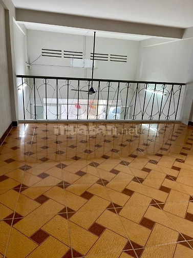 CHO THUÊ SHOPHOUSE 100m2 CHUNG CƯ 518 VÕ VĂN KIỆT, QUẬN 1