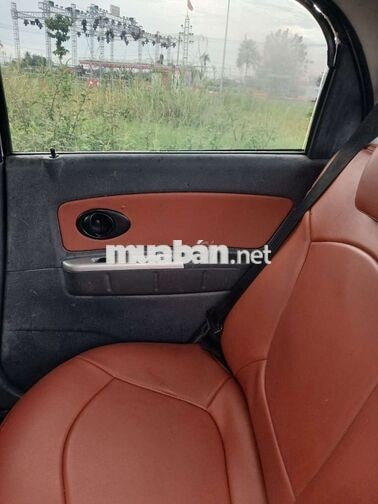 Chevrolet Spark 2011 lên đồ chơi nhiều