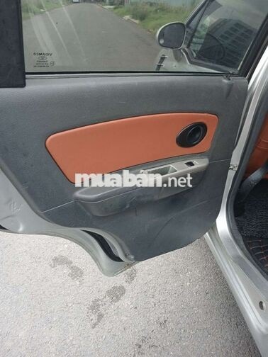 Chevrolet Spark 2011 lên đồ chơi nhiều