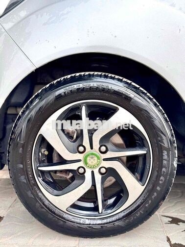 Chevrolet Spark Van 1.2 MT 2018 Bạc