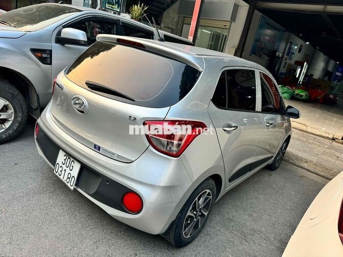 Hyundai Grand i10 Số tự động 50000 km Bạc